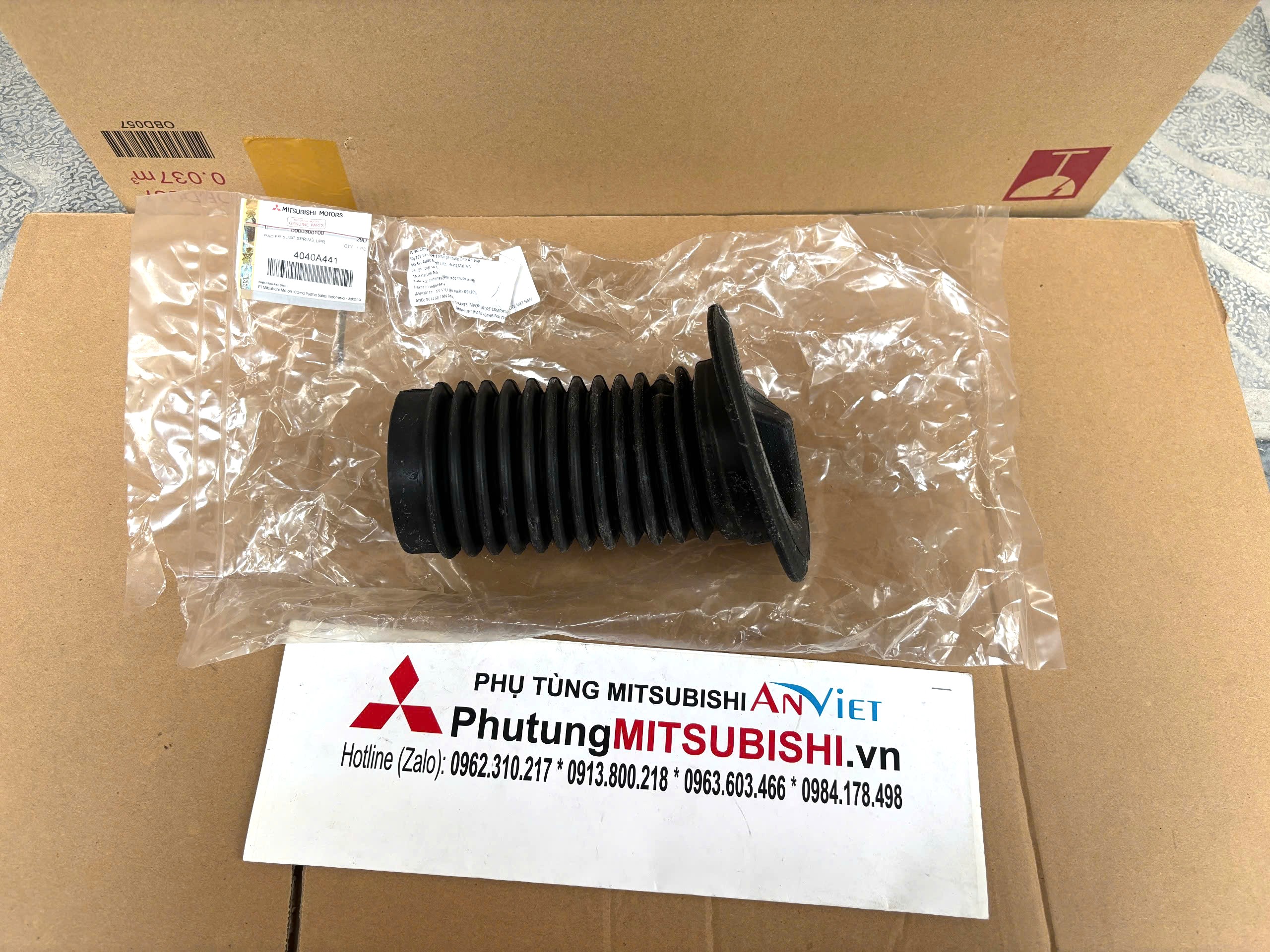 Cao su chụp bụi giảm x&oacute;c trước xe Mitsubishi Xforce