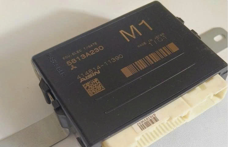 Hộp điều khiển cửa Mitsubishi Pajero Sport 2020- 2026, hộp điều khiển đóng mở cửa hậu cốp Pajero Sport 5813A230 414814-11390 AISIN