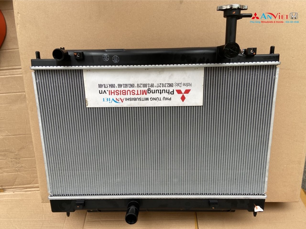 Két nước xe Mitsubishi Xforce 1350B355