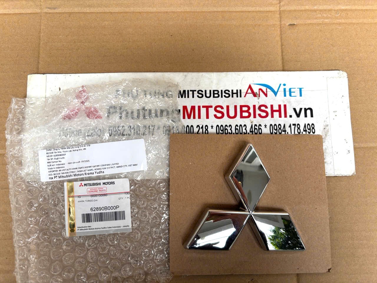 Logo trước, Biểu tượng l&ocirc; g&ocirc; trước xe Mitsubishi Destinator DST