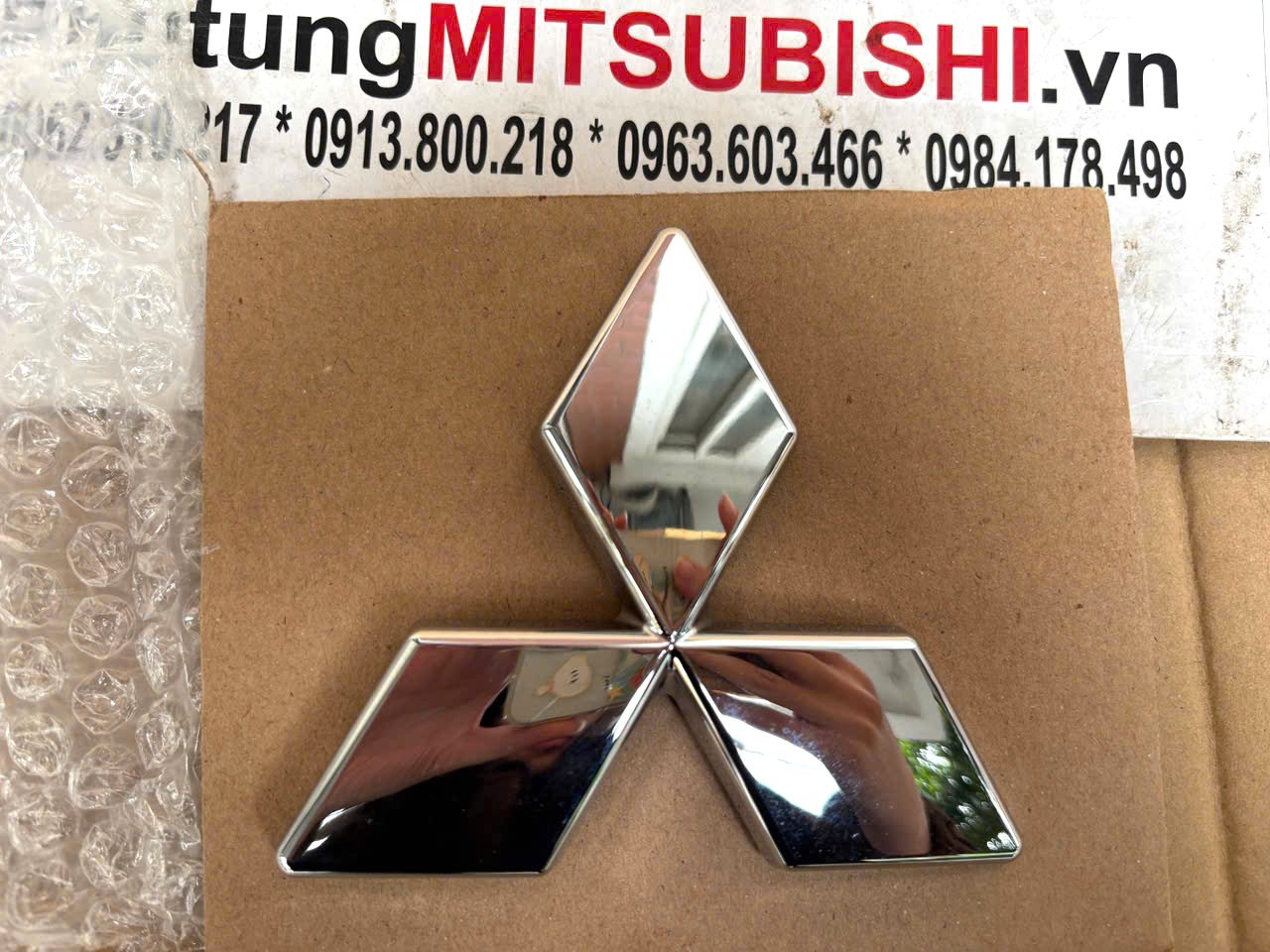 Logo trước, Biểu tượng l&ocirc; g&ocirc; trước xe Mitsubishi Destinator DST
