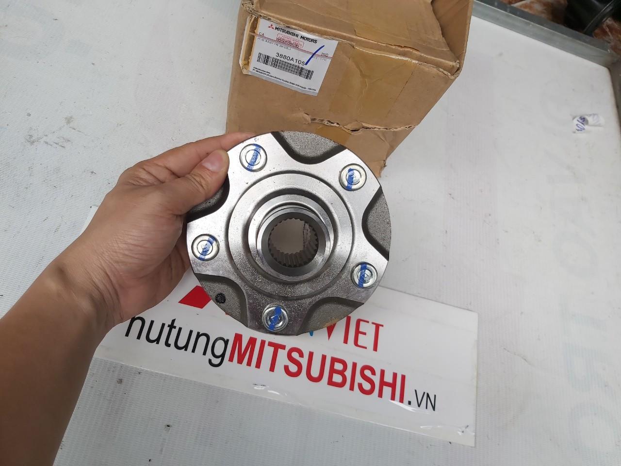 Moay ơ trước xe Mitsubishi Xforce 3880A105