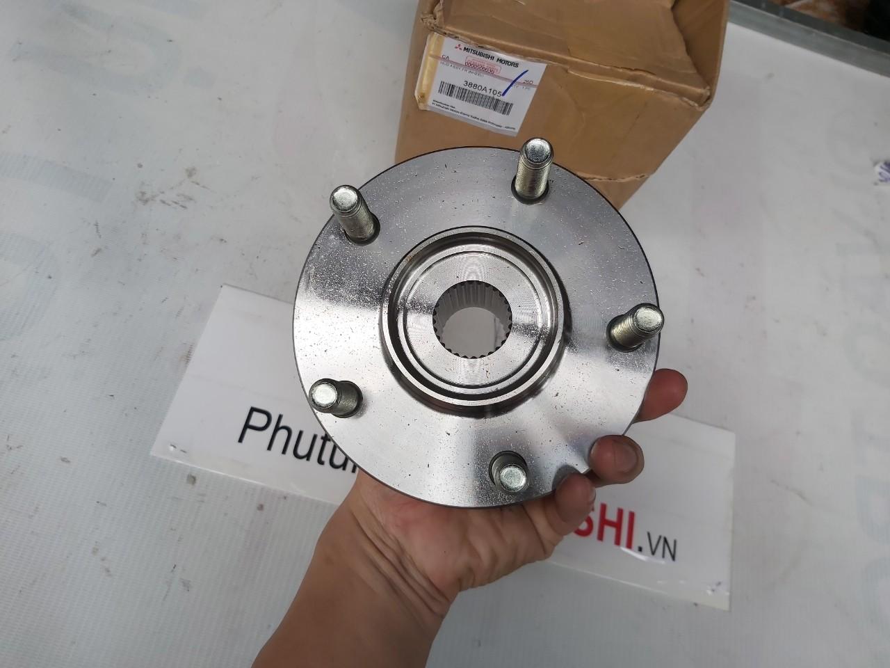 Moay ơ trước xe Mitsubishi Xforce 3880A105