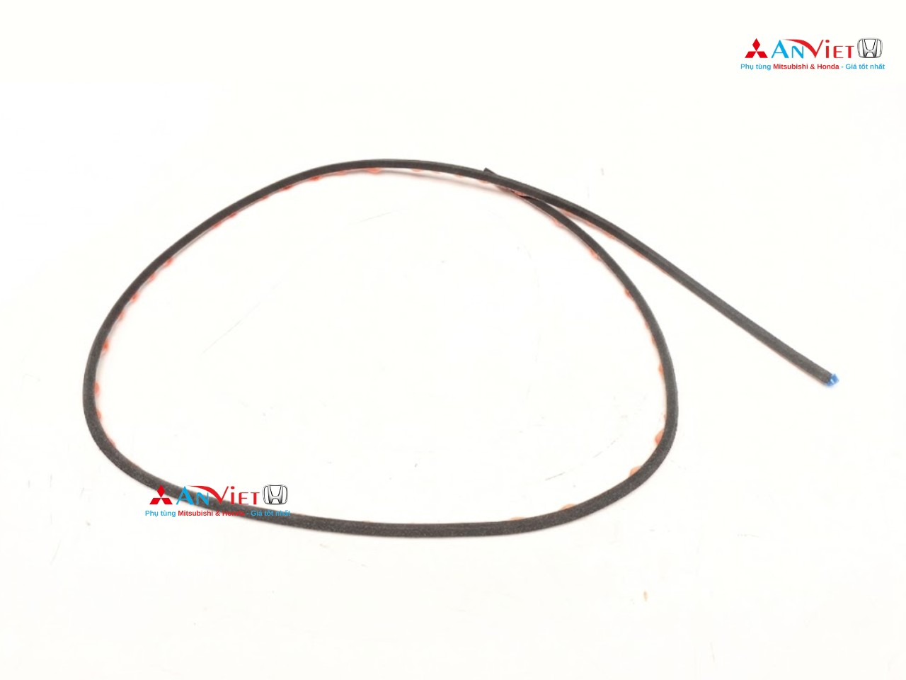 Nẹp Chân Kính Chắn Gió xe Mitsubishi XForce 72714B000P