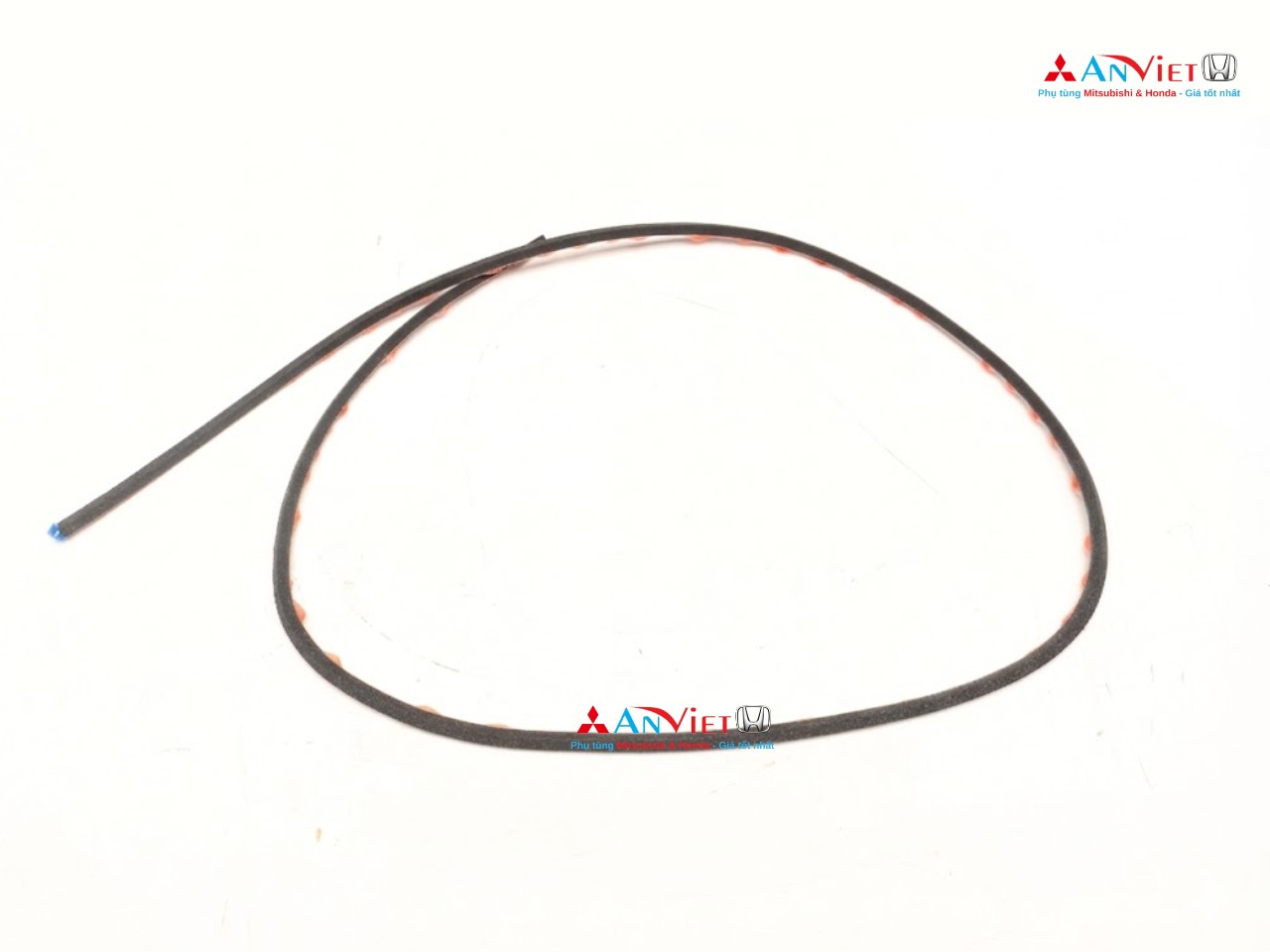 Nẹp Chân Kính Chắn Gió xe Mitsubishi XForce 72714B000P