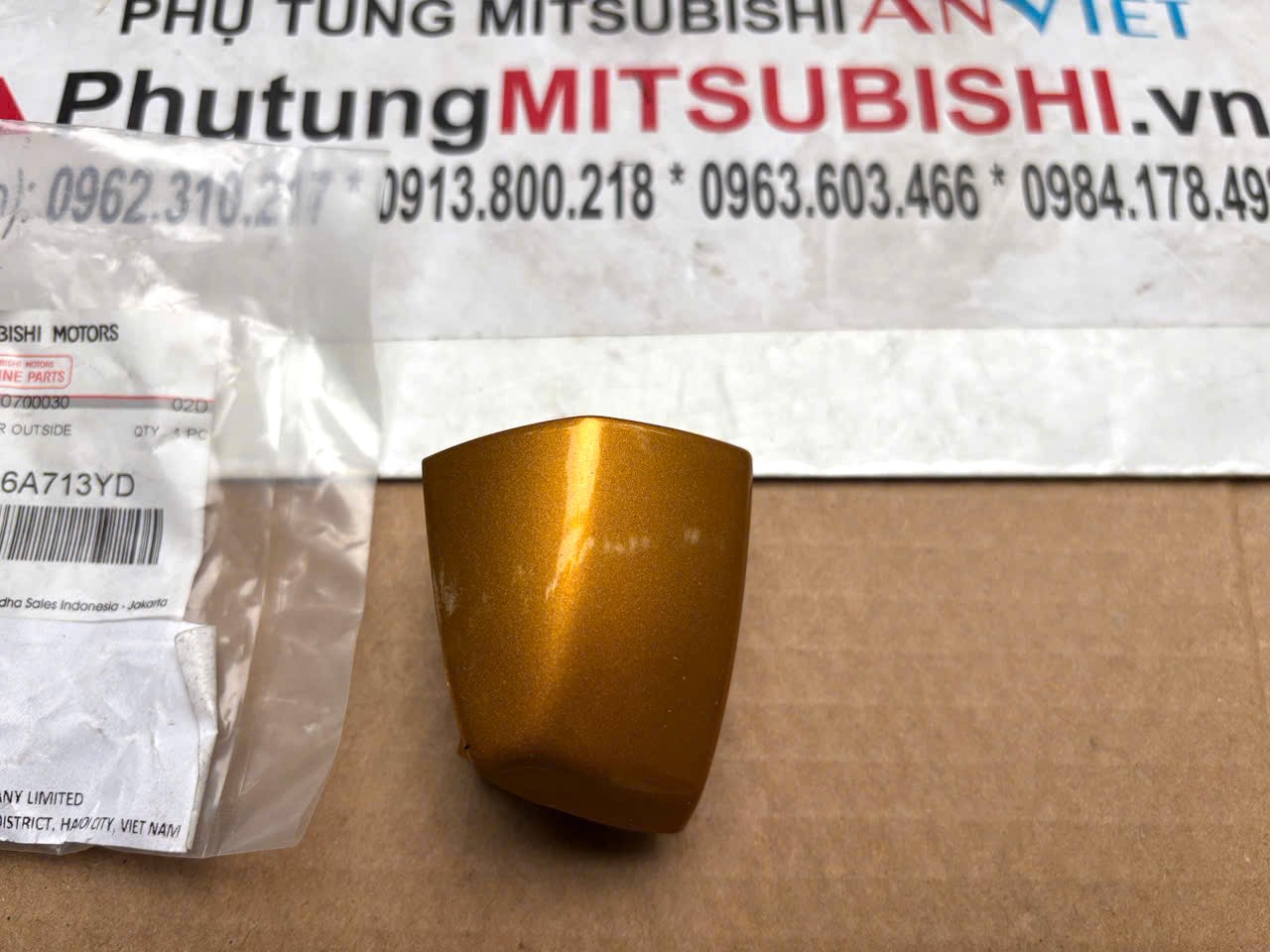 Ốp đậy ổ khóa, Tay mở cánh cửa sau ngoài - đoạn đuôi ngắn Mitsubishi XForce 5716A713YD 5716A714YD