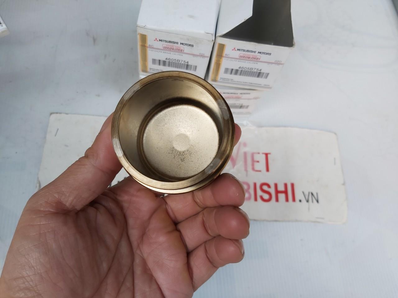 Piston phanh trước xe Mitsubishi Xforce 4605B754