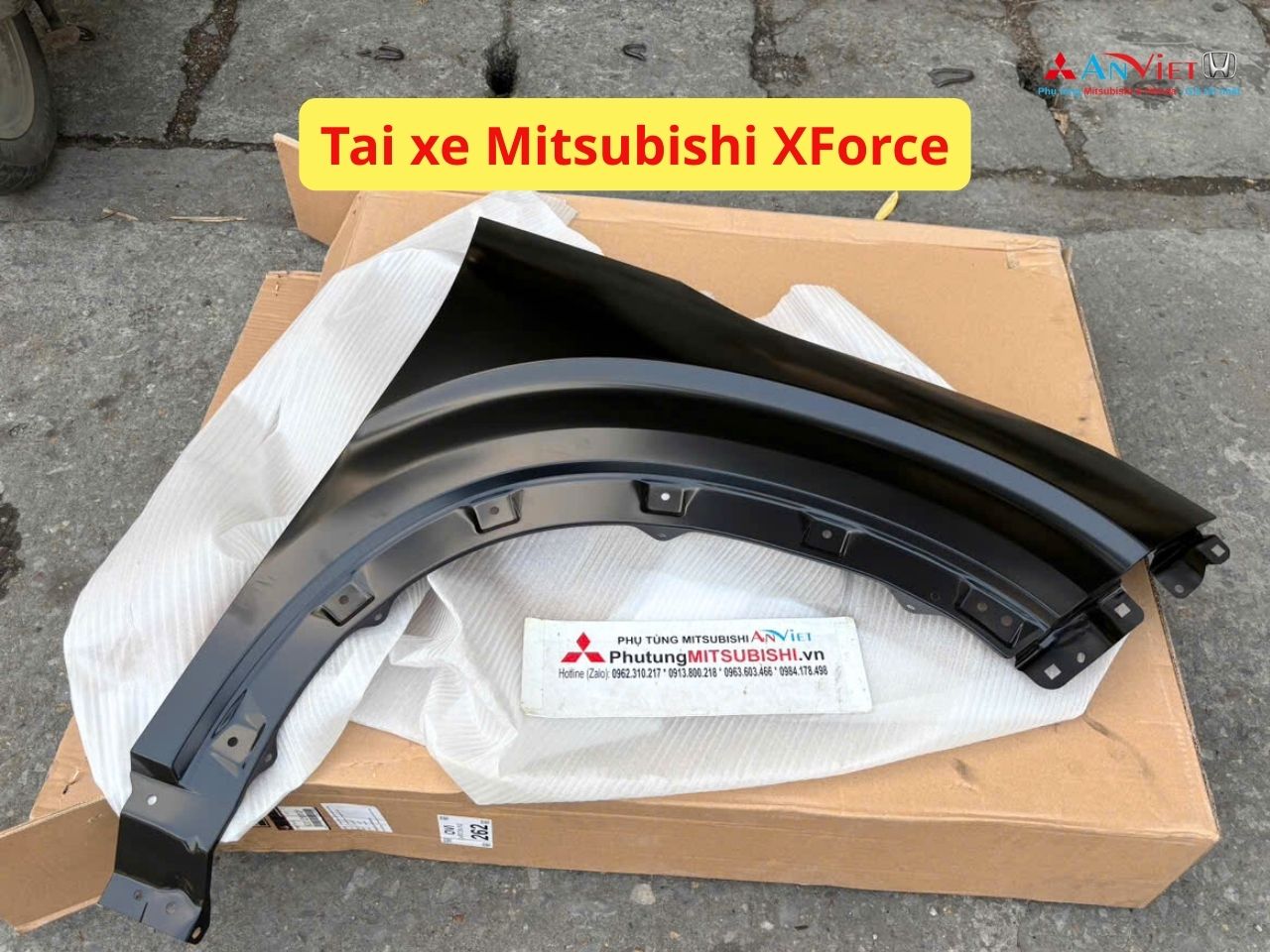 Tai xe Mitsubishi XForce 63112B010P 63113B010P