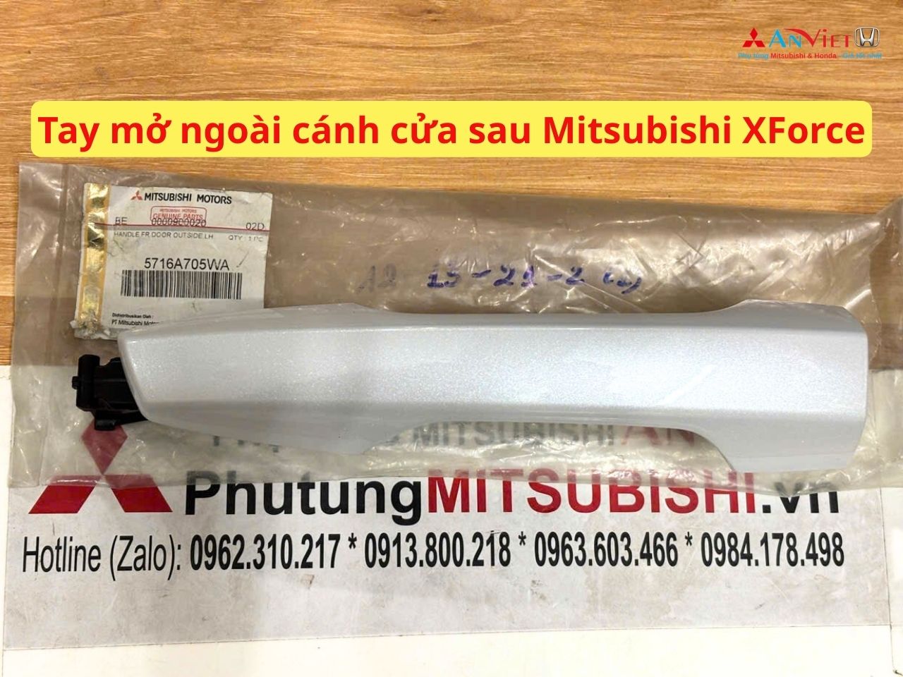 Tay mở ngoài cánh cửa sau Mitsubishi XForce 716A705WA 5716A706WA