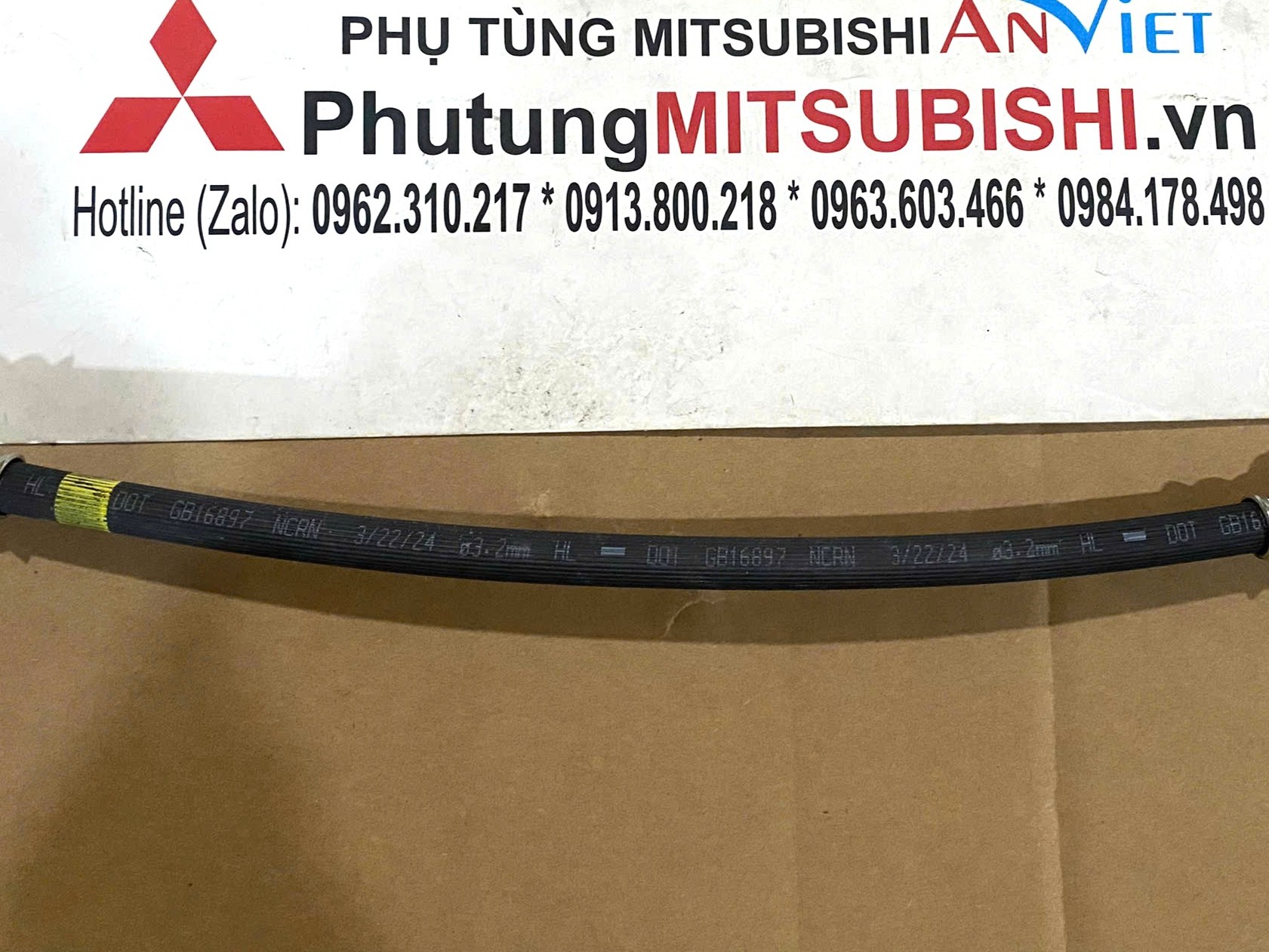Tuy &ocirc;, cao su v&agrave;o phanh b&aacute;nh sau xe Mitsubishi Destinator DST