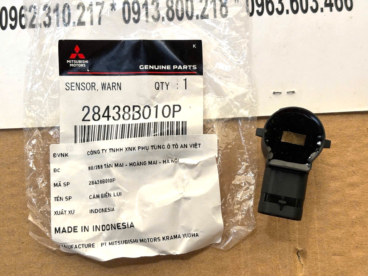 Cảm biến lùi, cảnh báo khoảng cách điểm mù ở cản sau Mitsubishi XForce 28438B010P