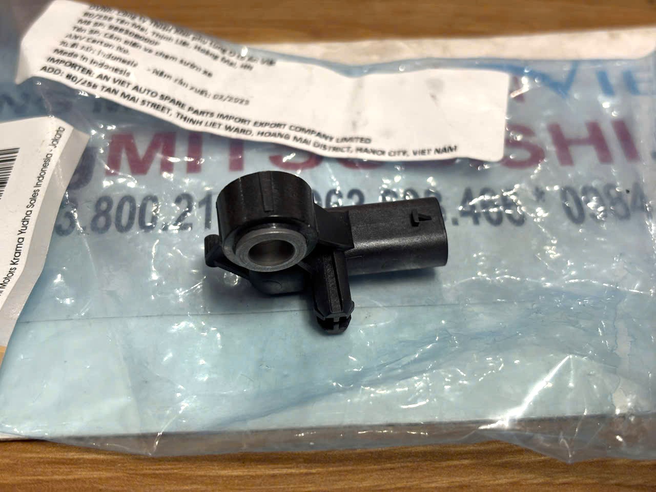 Cảm biến va chạm, kích nổ túi khí bên sườn xe Mitsubishi XForce 98830B000P