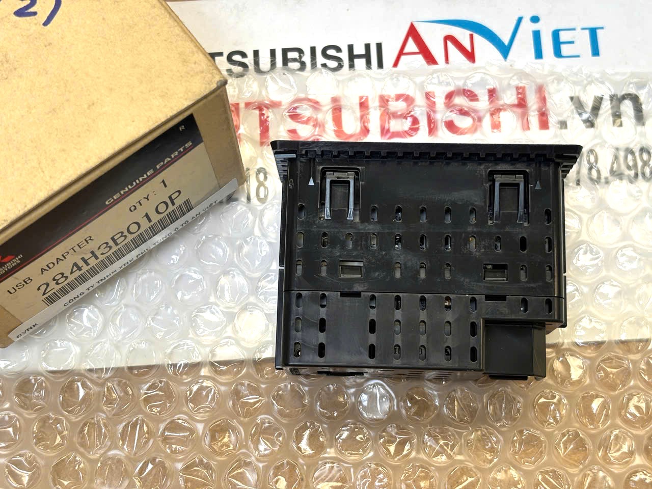 Cổng sạc usb ở táp lô Mitsubishi Xforce 284H3B010P