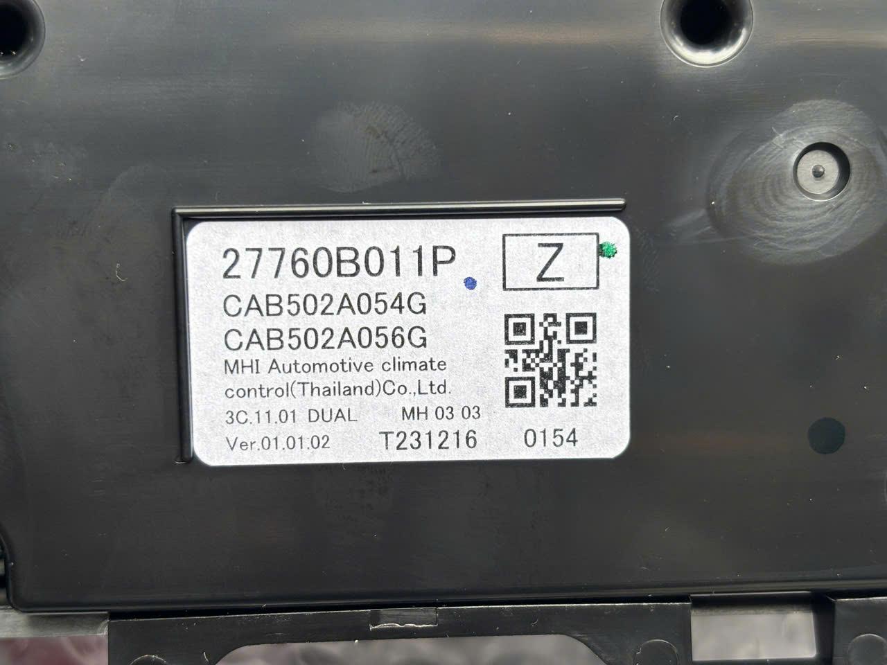 Cụm công tắc điều khiển điều hòa trên Táp lô Mitsubishi XForce 27760B011P