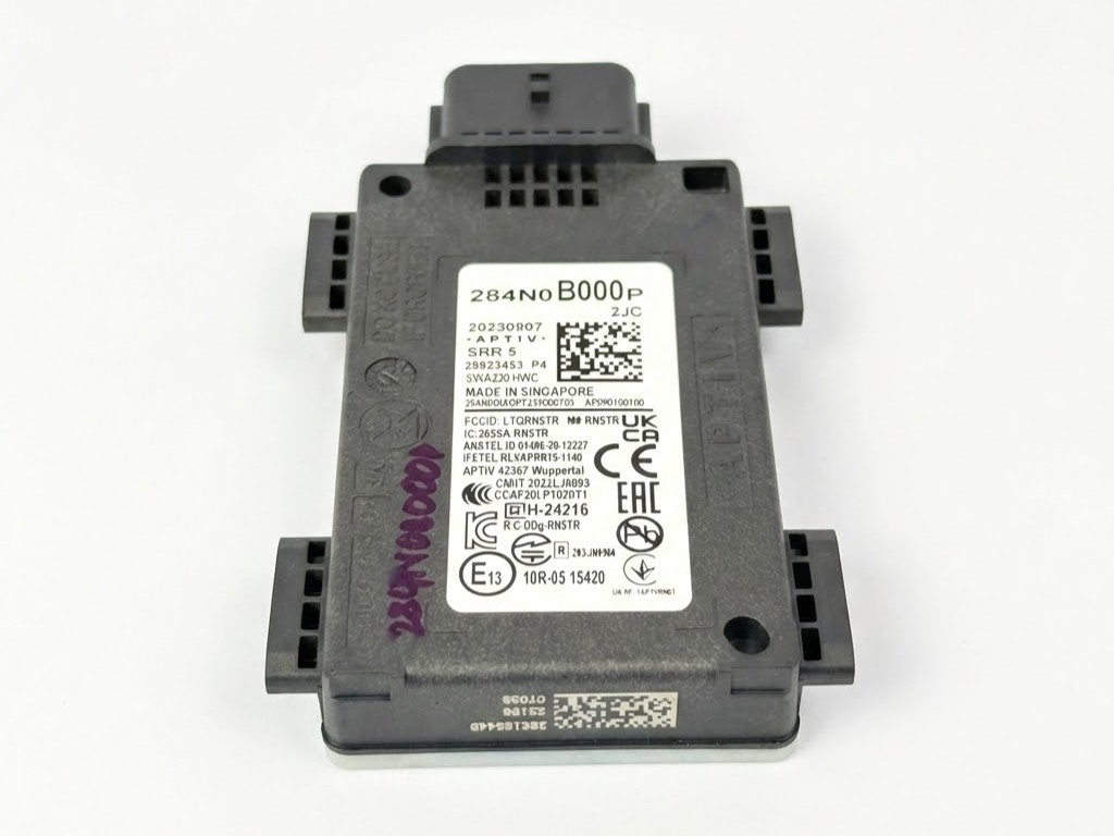 Hộp điều khiển cảm biến báo lùi, cảnh báo điểm mù trên cản sau Mitsubishi XForce 284N0B000P 284N0B000P