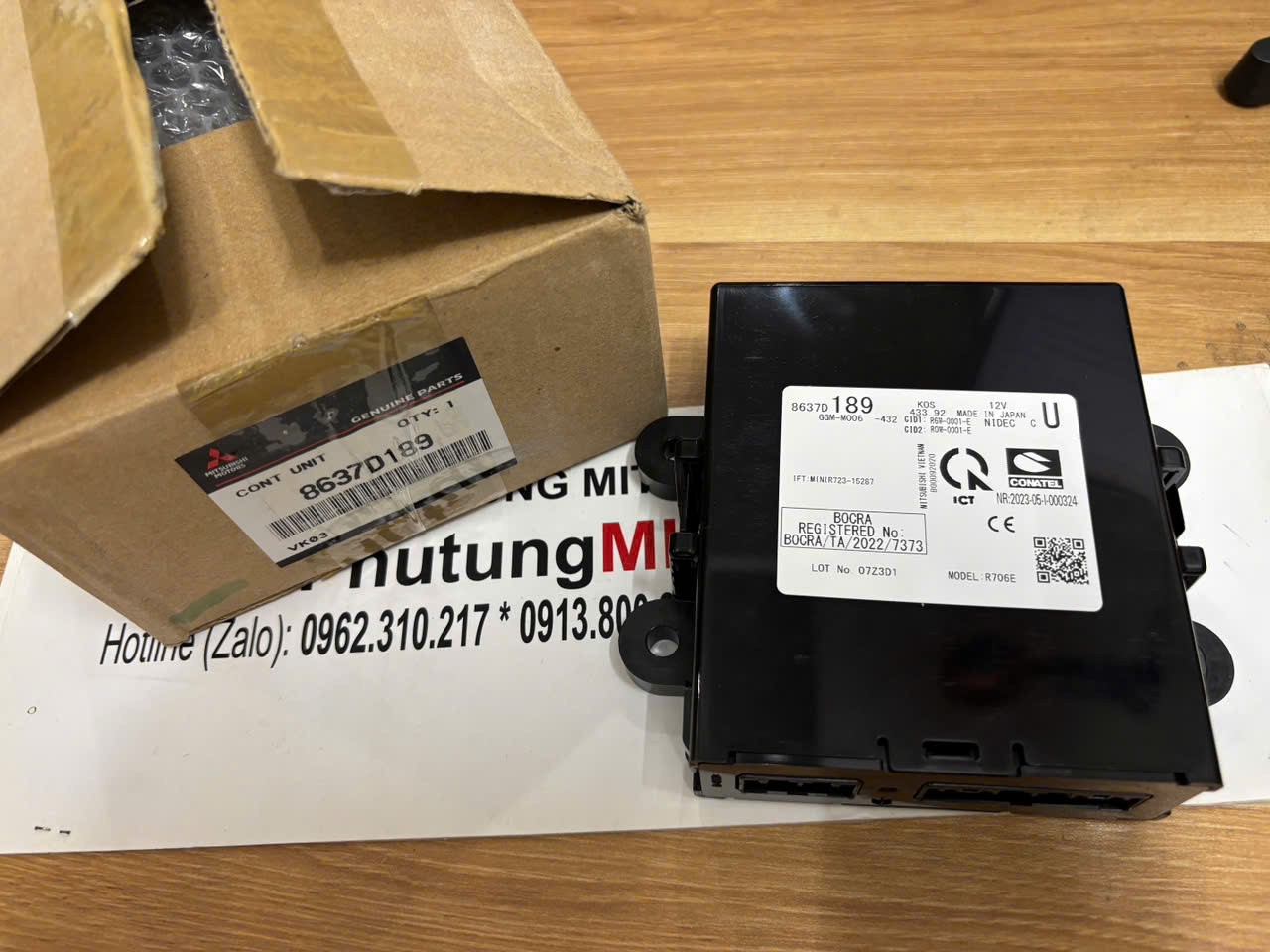 Hộp điều khiển chìa Khóa Mitsubishi Xforce lắp ở trung tâm táp lô 8637D189