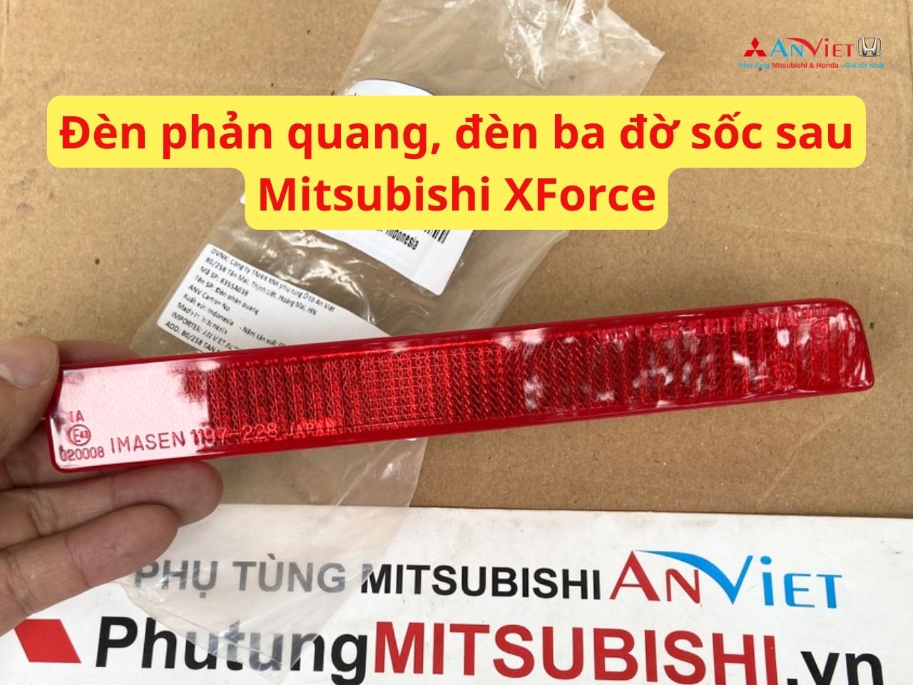 Đèn phản quang, đèn ba đờ sốc sau xe Mitsubishi XForce 8355A037 8355A038
