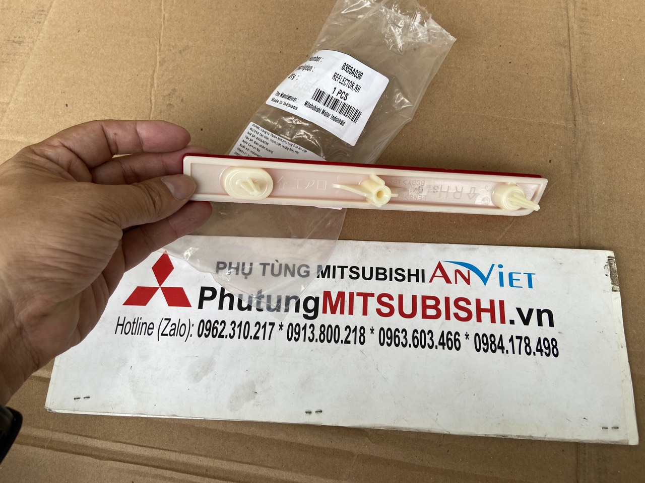 Đ&egrave;n phản quang, đ&egrave;n ba đờ sốc sau xe Mitsubishi Xforce