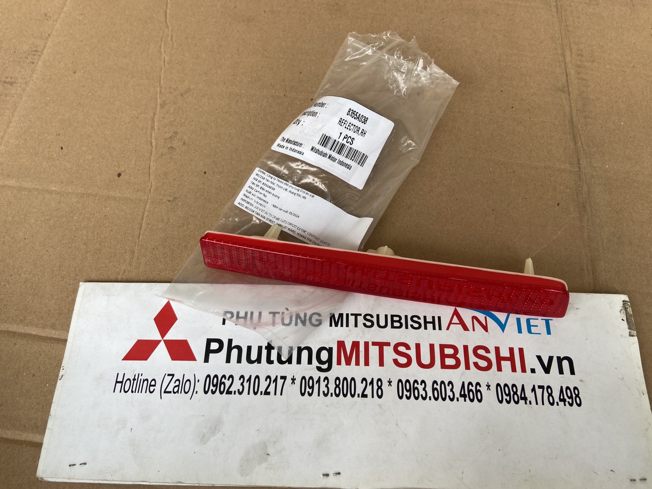 Đ&egrave;n phản quang, đ&egrave;n ba đờ sốc sau xe Mitsubishi Xforce