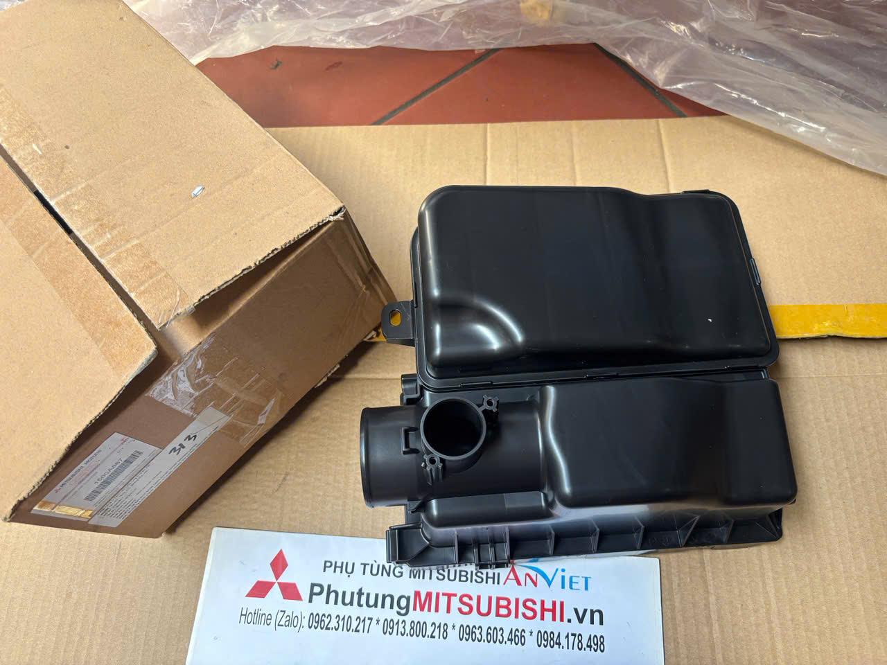 Nắp bầu lọc gi&oacute; tr&ecirc;n Mitsubishi XForce