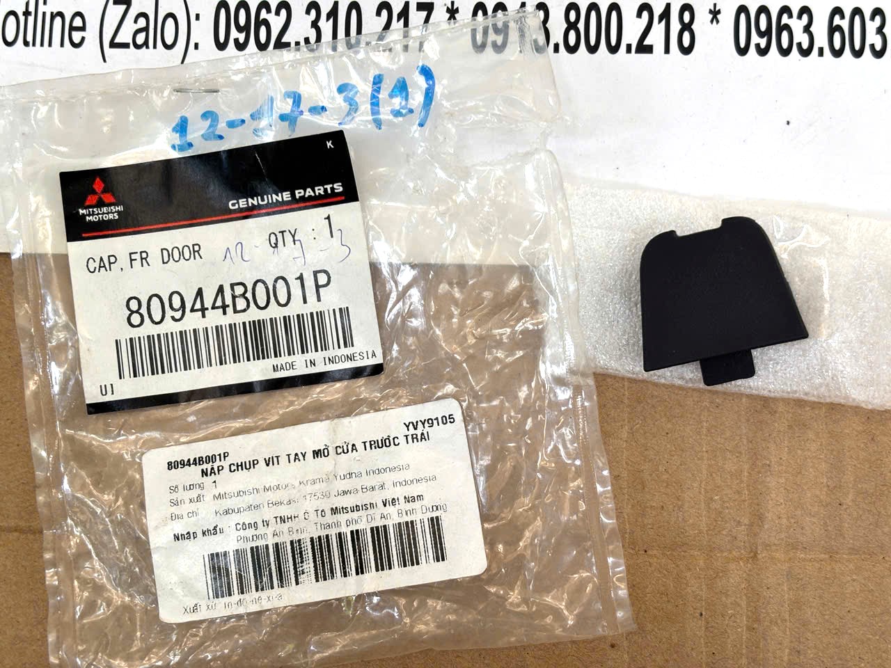 Nắp nhựa che ốc vít bắt táp py cửa Mitsubishi XForce 80944B001P