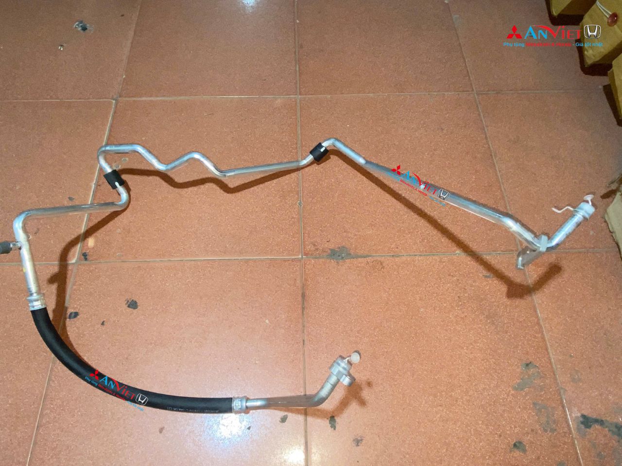 Ống tuy ô điều hòa Mitsubishi XForce 92480B000P