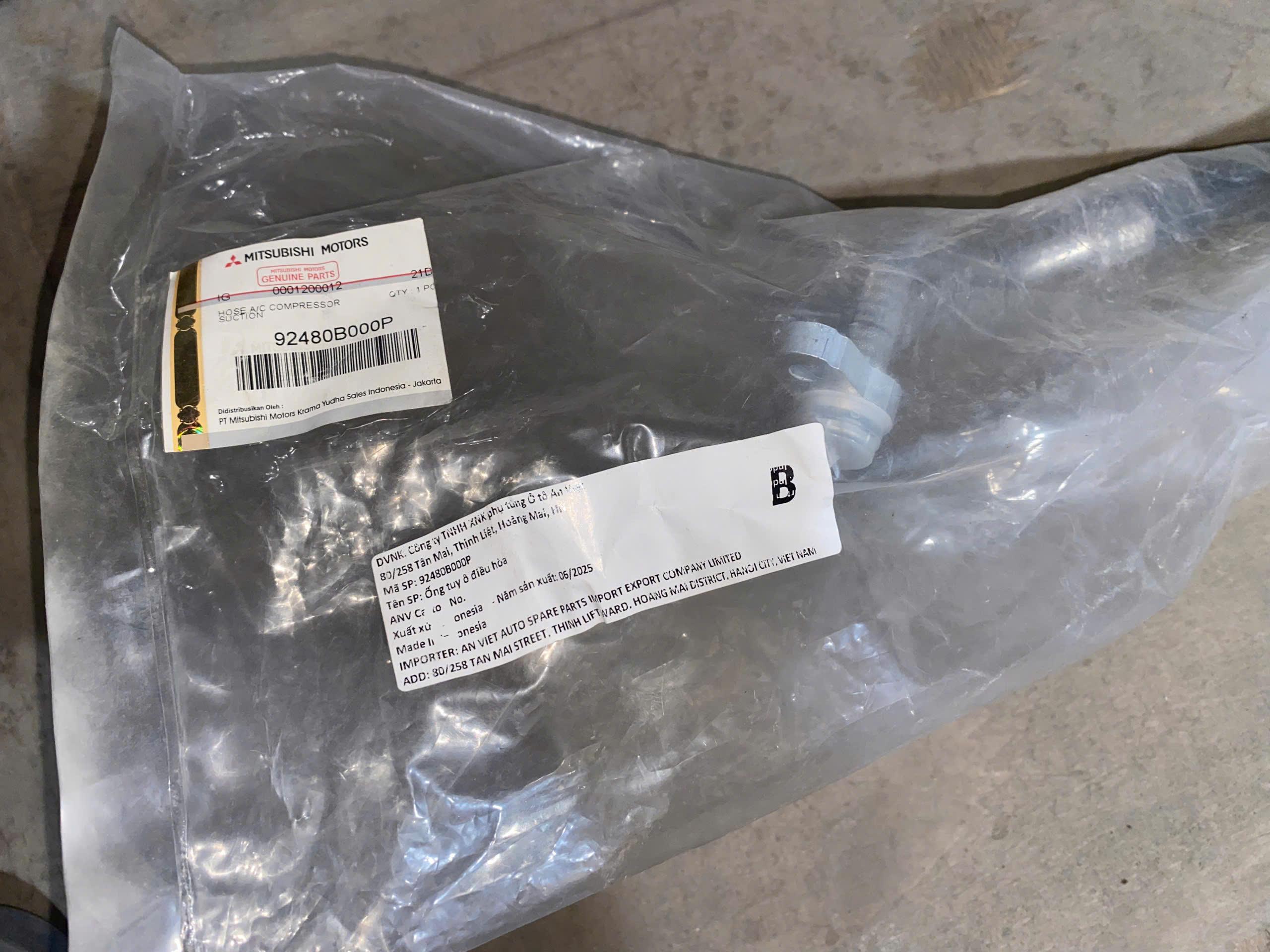 Ống tuy ô điều hòa Mitsubishi XForce 92480B000P