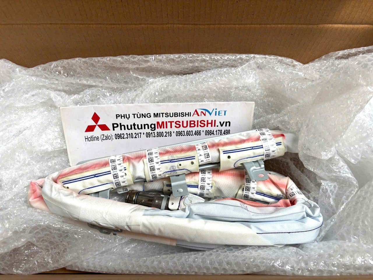 Túi khí trần xe Mitsubishi XForce 985P0B000P 985P1B000P