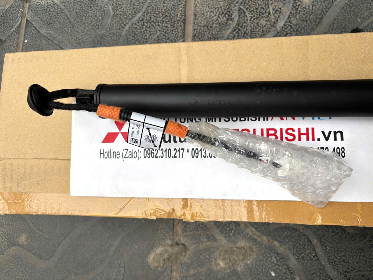 Ty chống cốp điện, mô tơ điện lên xuống cửa hậu cốp sau Mitsubishi XForce 90560B010P 90561B010P
