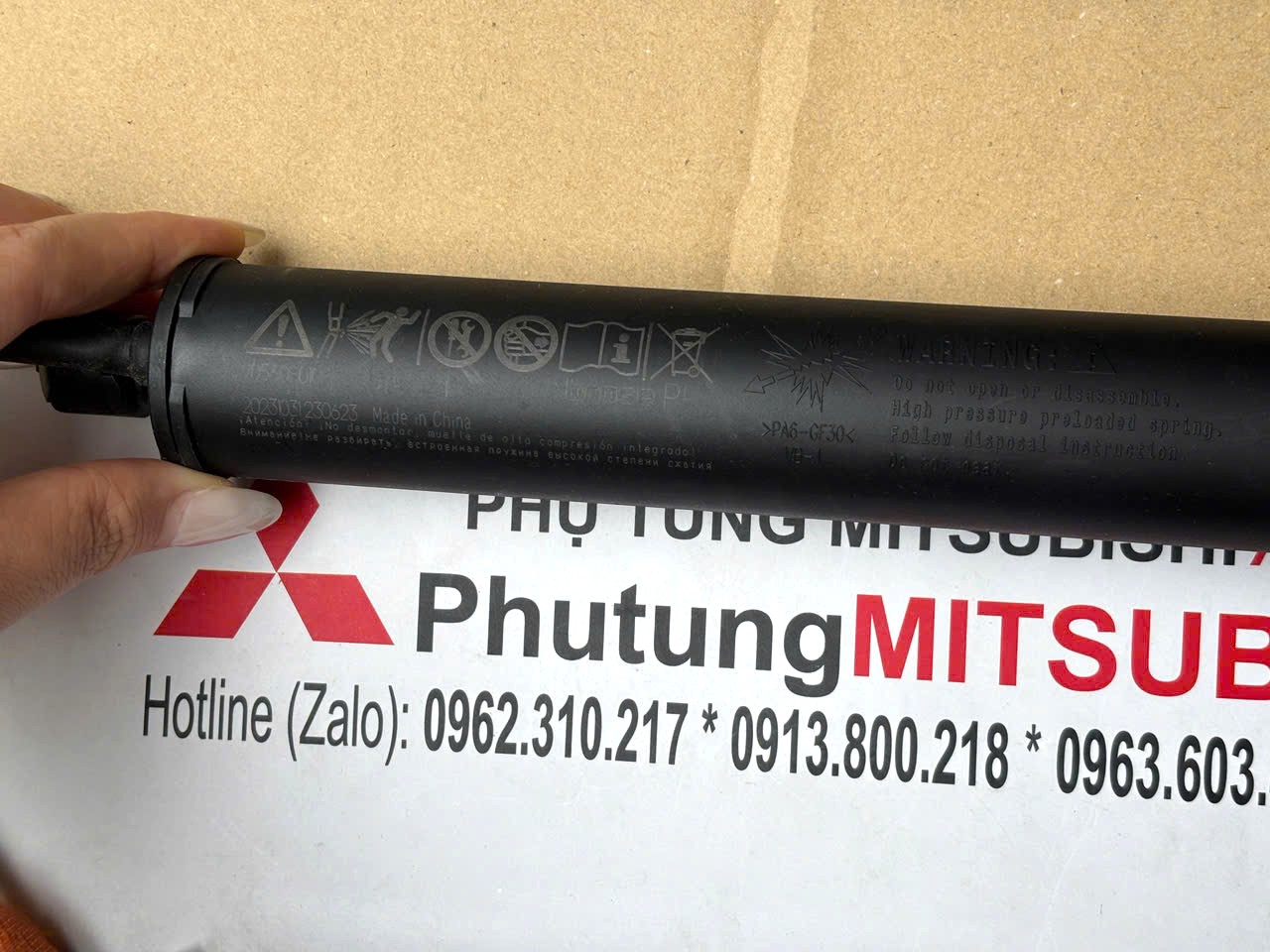 Ty chống cốp điện, mô tơ điện lên xuống cửa hậu cốp sau Mitsubishi XForce 90560B010P 90561B010P