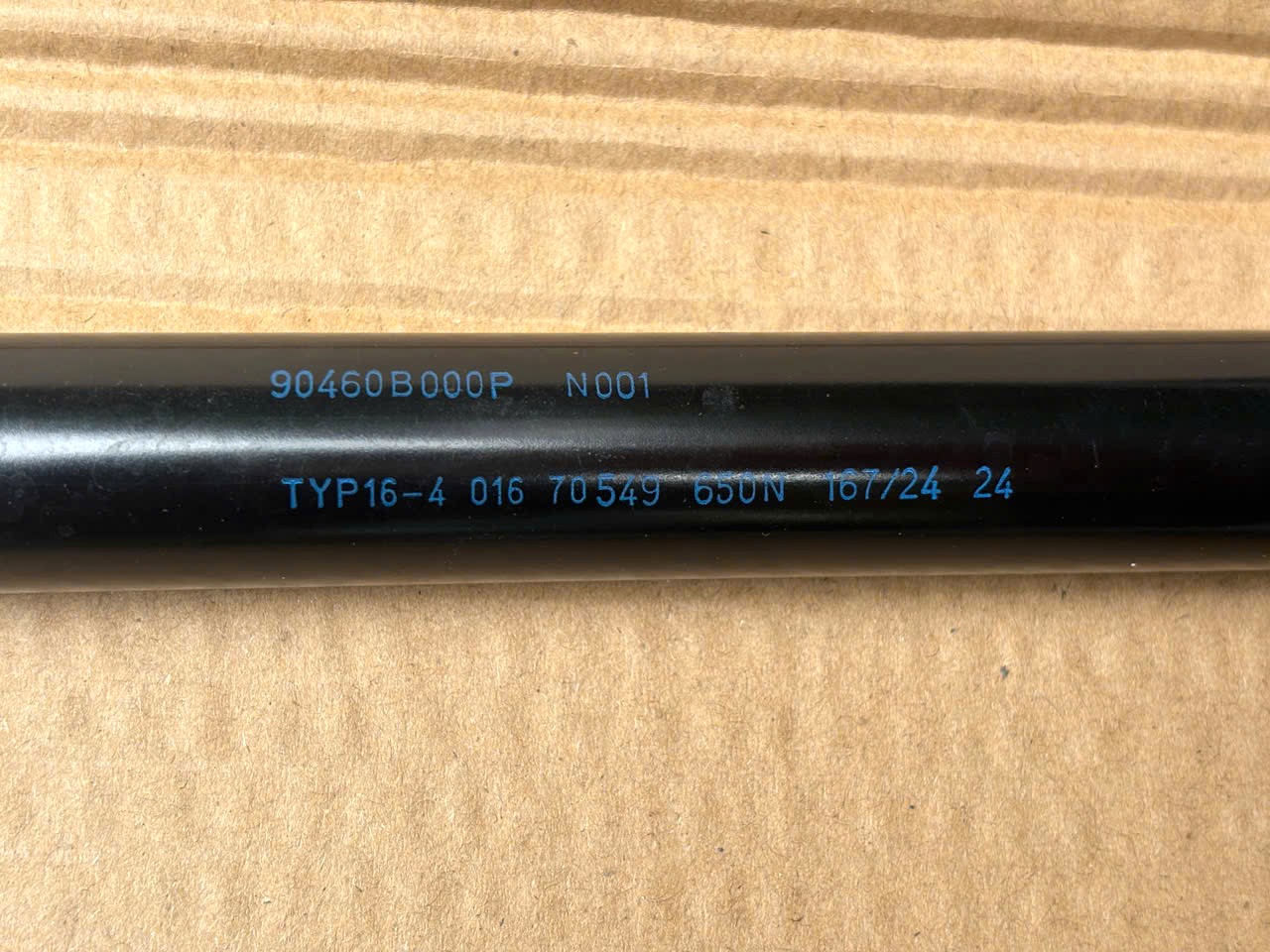 Ty chống cửa hậu, cốp sau xe Mitsubishi XForce 90460B000P 90461B000P