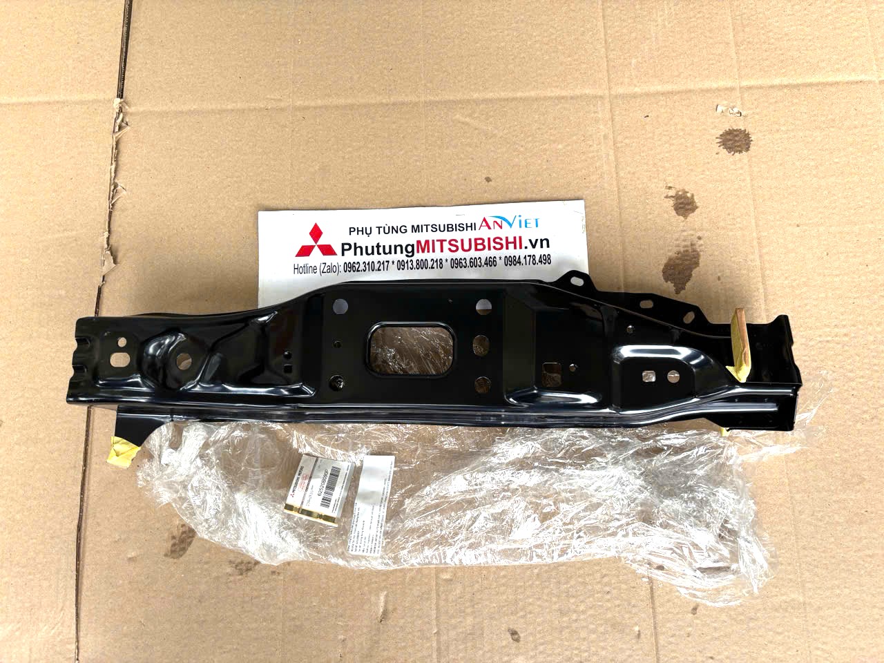 Xương đứng đầu xe Mitsubishi XForce&nbsp;