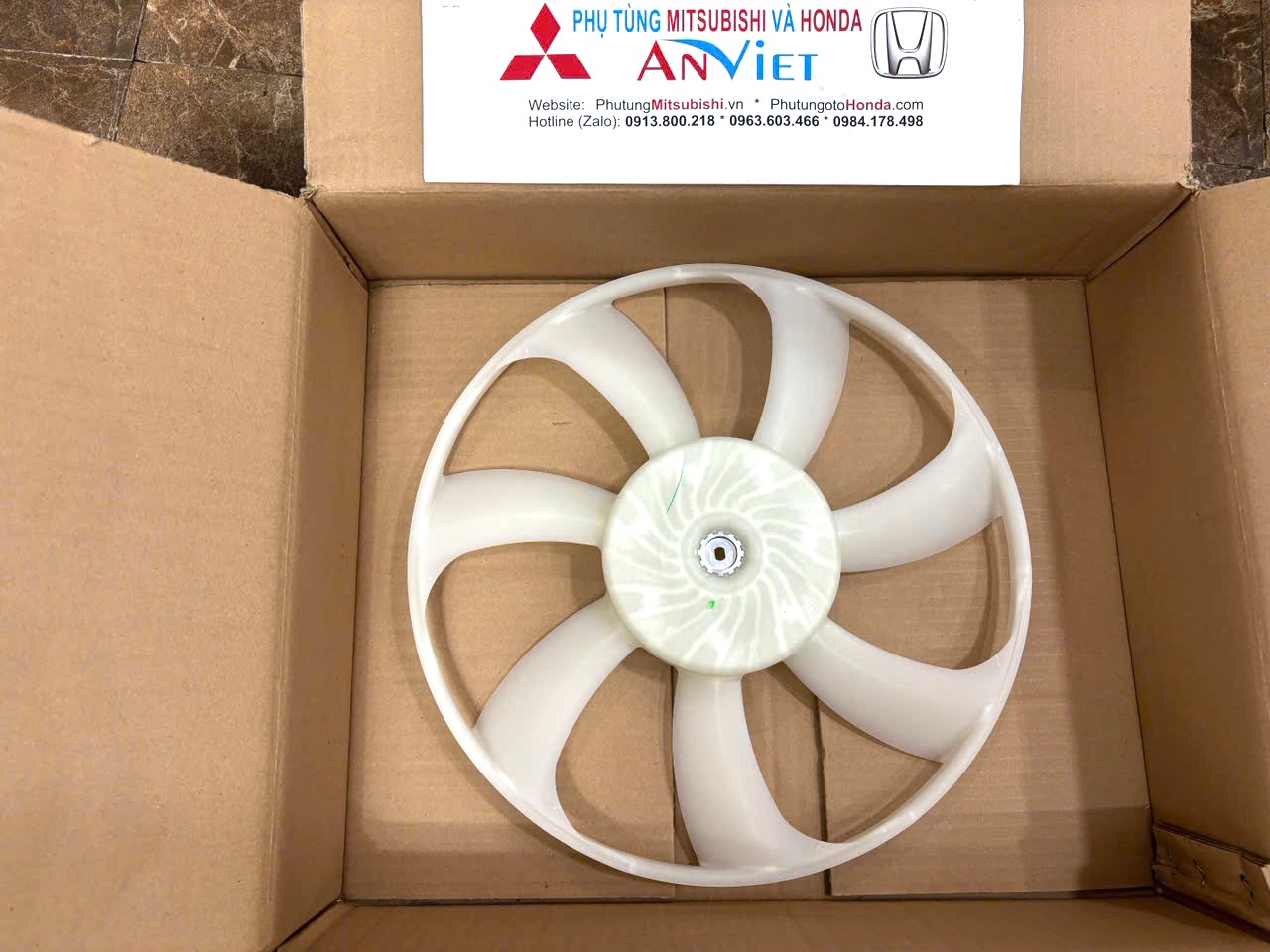 Cánh quạt két nước xe Mitsubishi Xforce