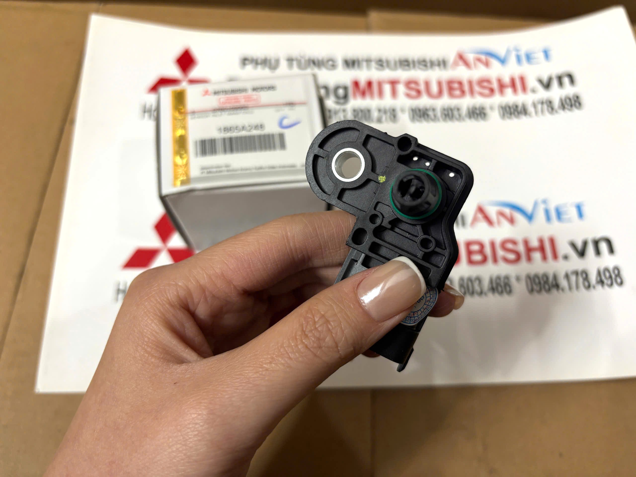 Cảm biến áp suất khí nạp xe Mitsubishi Xforce