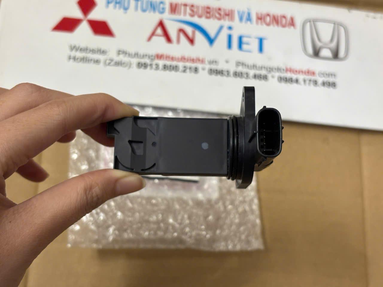 Cảm biến lưu lượng, Cảm biến nhiệt độ khí nạp xe Mitsubishi Xforce