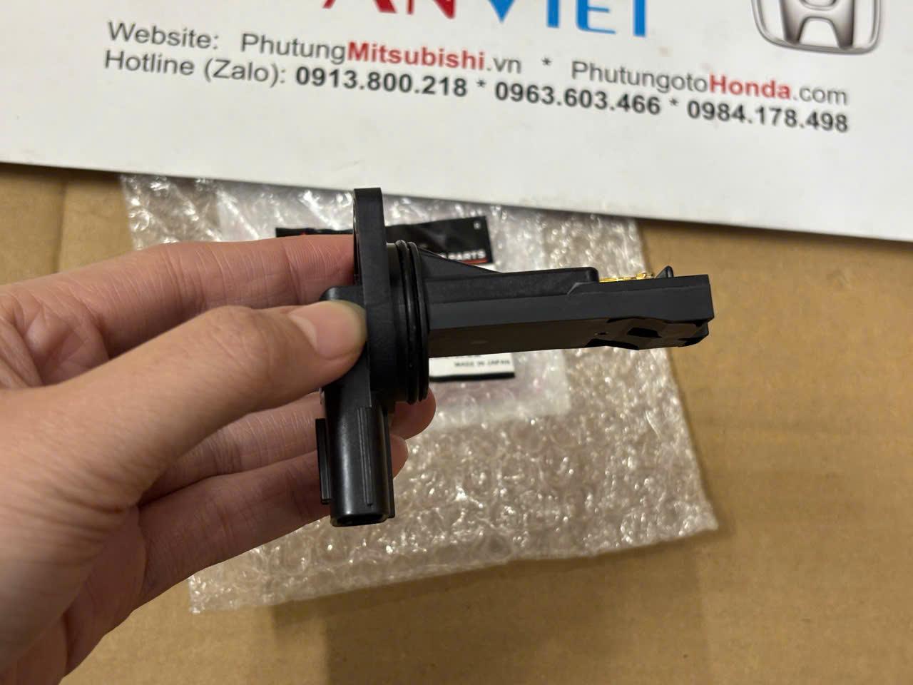 Cảm biến lưu lượng, Cảm biến nhiệt độ khí nạp xe Mitsubishi Xforce