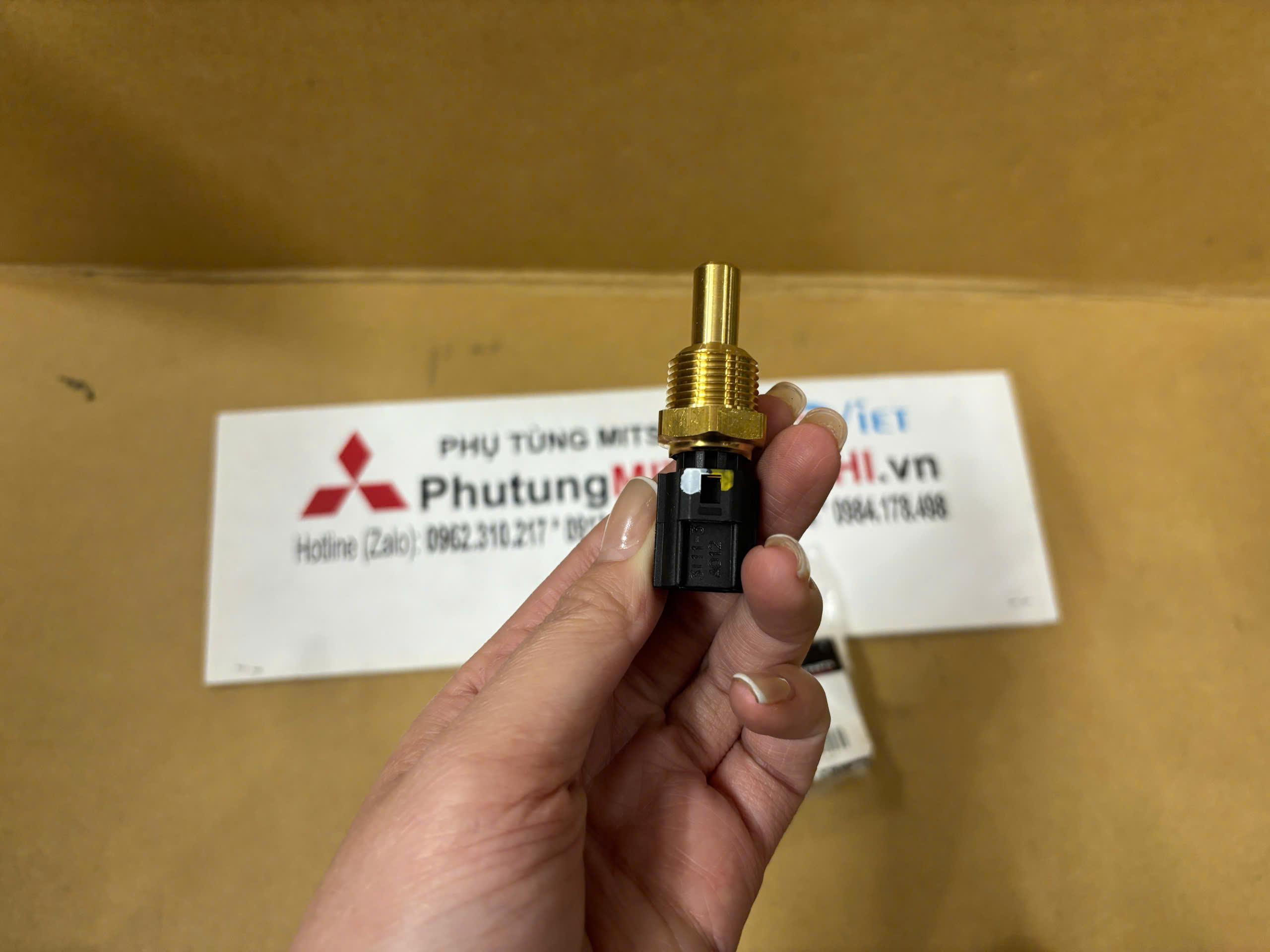 Cảm biến nhiệt độ nước xe Mitsubishi Xforce