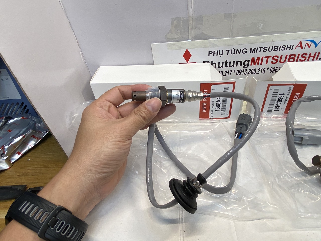 Cảm biến oxy (Oxi), Cảm biến khí xả xe Mitsubishi Xforce không mũ