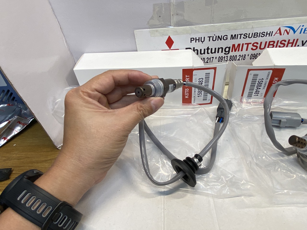 Cảm biến oxy (Oxi), Cảm biến khí xả xe Mitsubishi Xforce không mũ