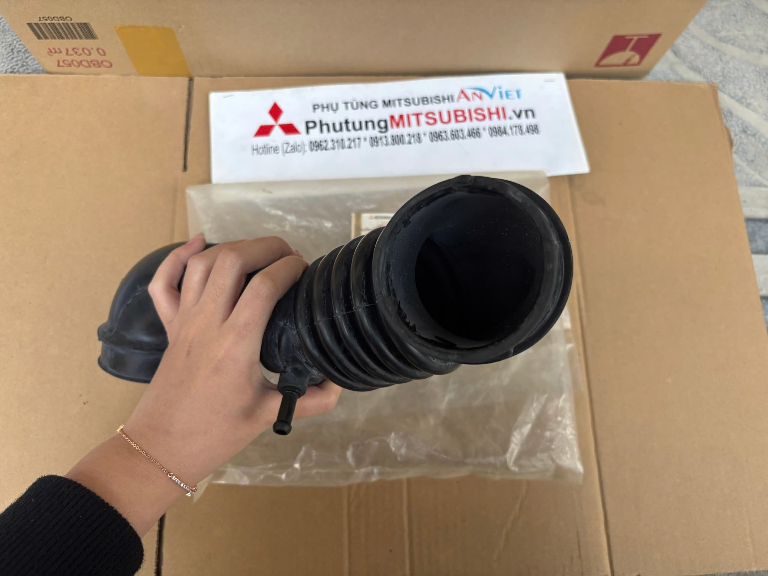 Cổ hút gió mềm xe Mitsubishi Xforce