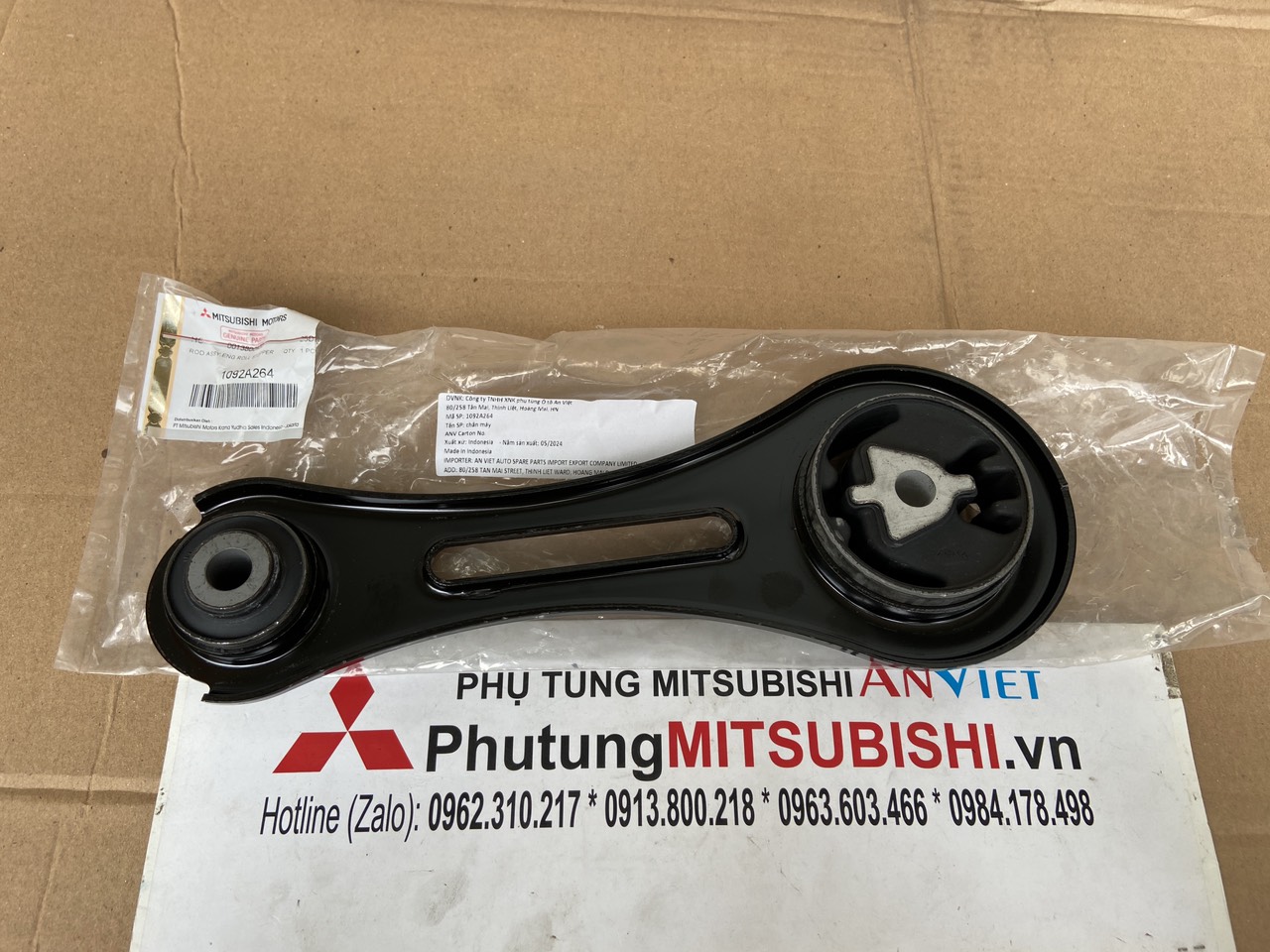 Cao su chân máy xe Mitsubishi Xforce