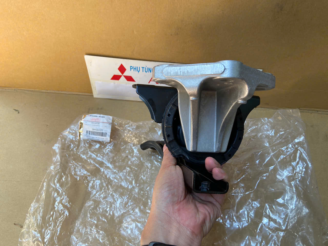 Chân Hộp Số, Chân Máy bên Lái xe Mitsubishi Xforce