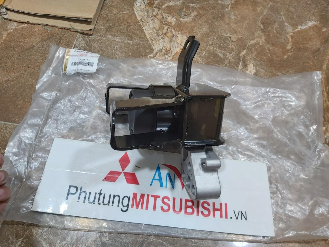 Chân Máy Bên Phụ xe Mitsubishi Xforce