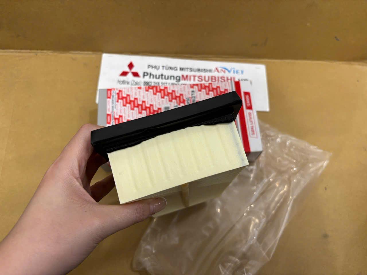 Lọc gió động cơ xe Mitsubishi Xforce