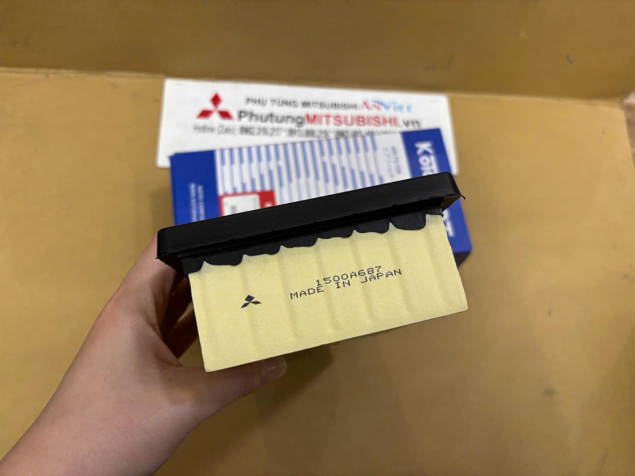 Lọc gió động cơ xe Mitsubishi Xforce