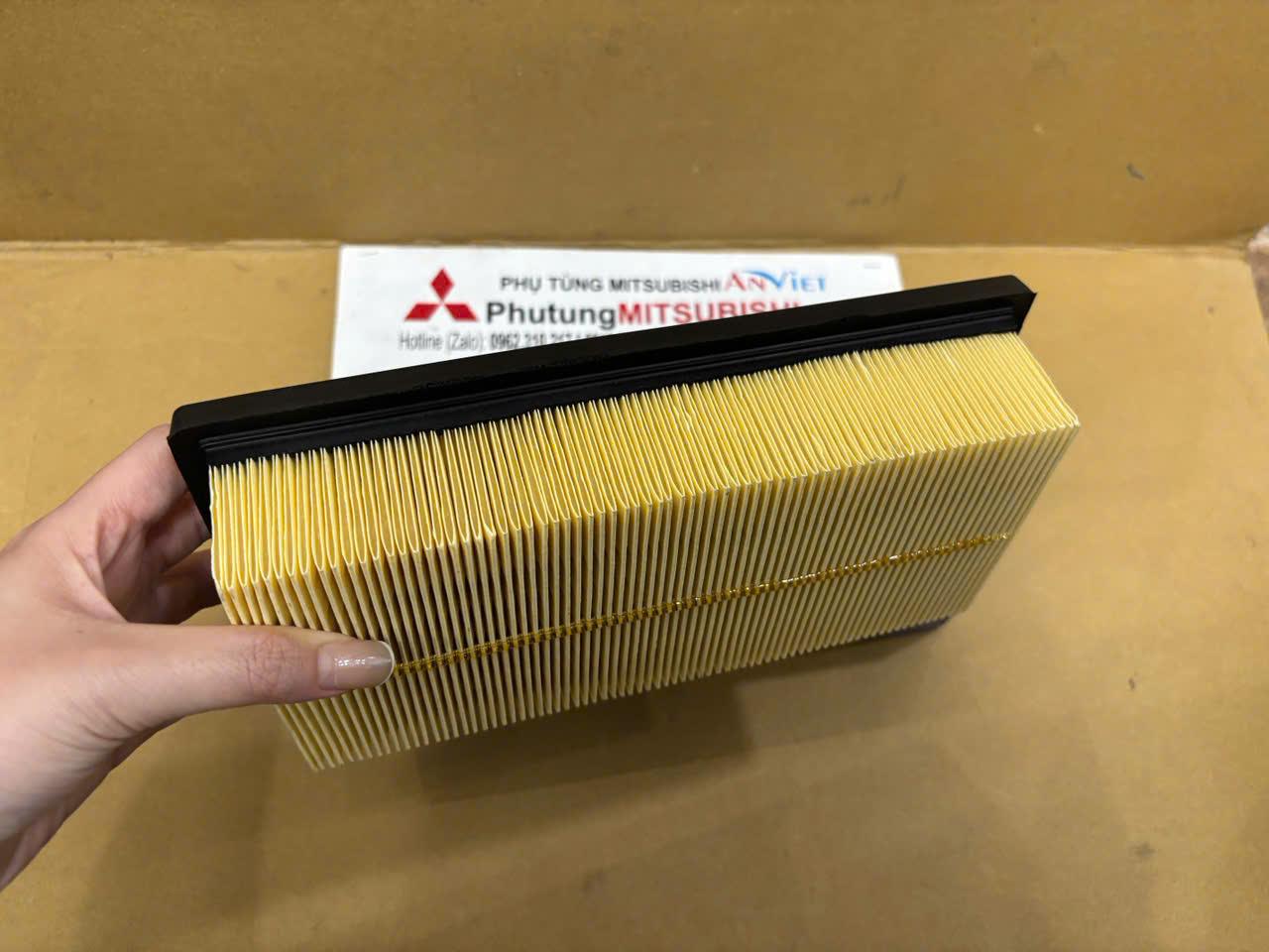 Lọc gió động cơ xe Mitsubishi Xforce