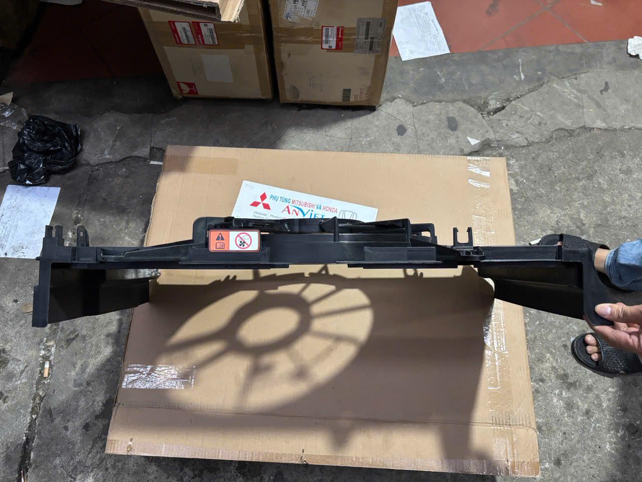 Lồng quạt két nước xe Mitsubishi Xforce