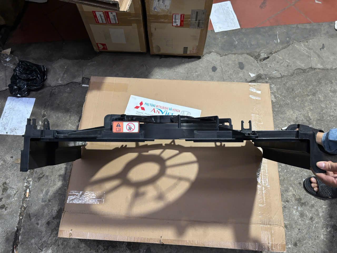 Lồng quạt két nước xe Mitsubishi Xforce