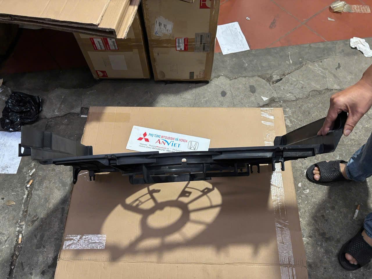 Lồng quạt két nước xe Mitsubishi Xforce