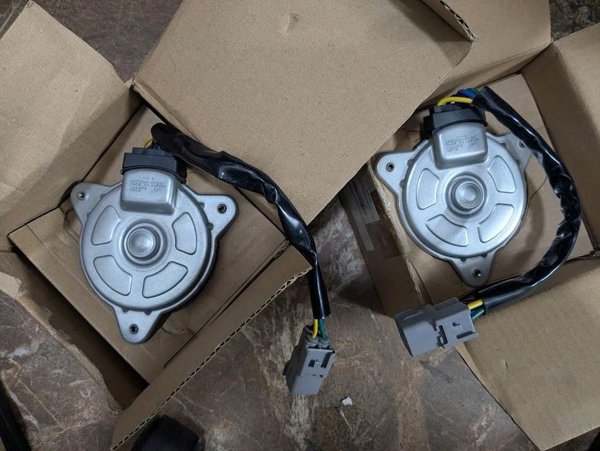 Mô tơ quạt làm mát két nước 4 giắc Mitsubishi Xpander, Xpander Cross, Xforce 2024